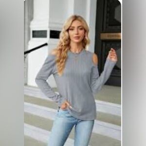 Flattering, cold shoulder, long sleeve! The color is beautiful in person! NWOT